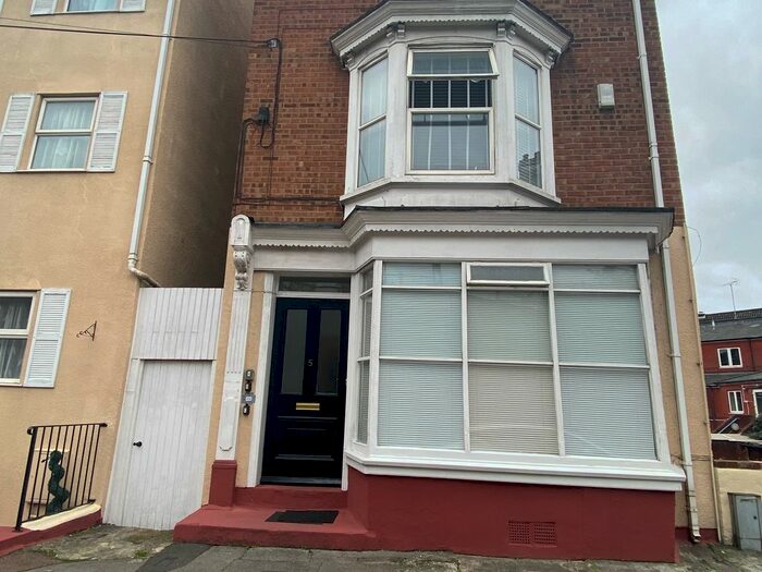 1 Bedroom Flat To Rent In Bridge Terrace, Albert Road South, Ocean Village, Southampton, SO14