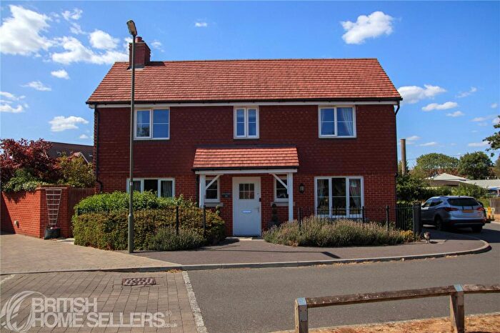 4 Bedroom Detached House For Sale In Parsons Way, Tongham, Farnham, Surrey, GU10