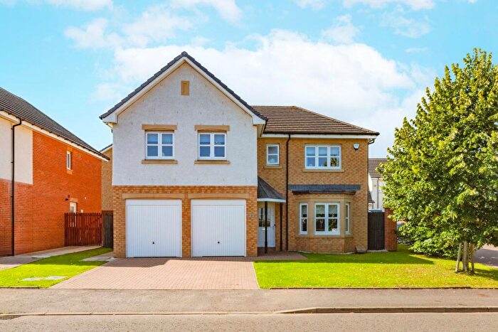 5 Bedroom Detached House For Sale In Raeswood Path, Crookston, Glasgow, G53