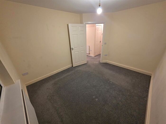 2 Bedroom Flat To Rent In Rochdale Lane, Lancs, OL10