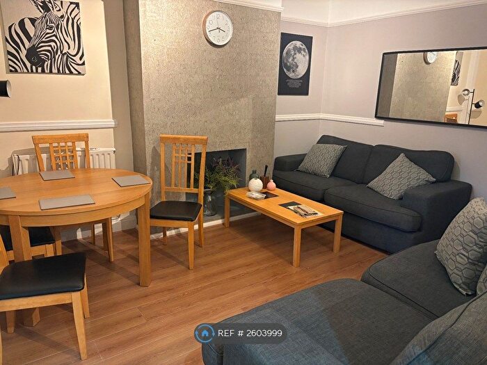 6 Bedroom Semi Detached House To Rent In Whitton Dene, Isleworth, TW7