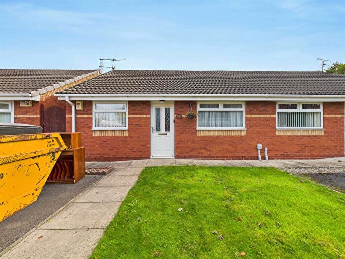 2 Bedroom Semi-Detached Bungalow For Sale In Springbok Close, Hull, HU4