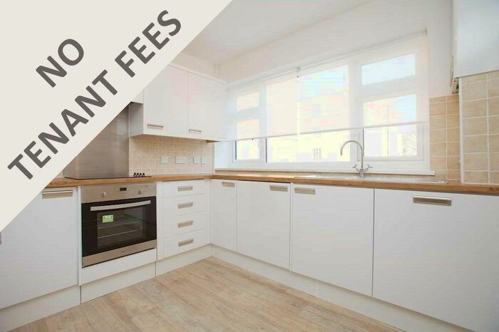 2 Bedroom Flat To Rent In Grove Lane, London, SE5