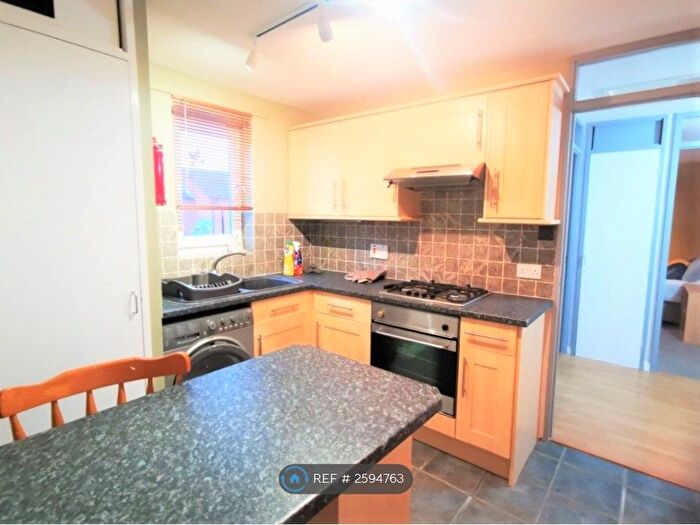2 Bedroom Flat To Rent In Consul Court, Cambridge, CB4
