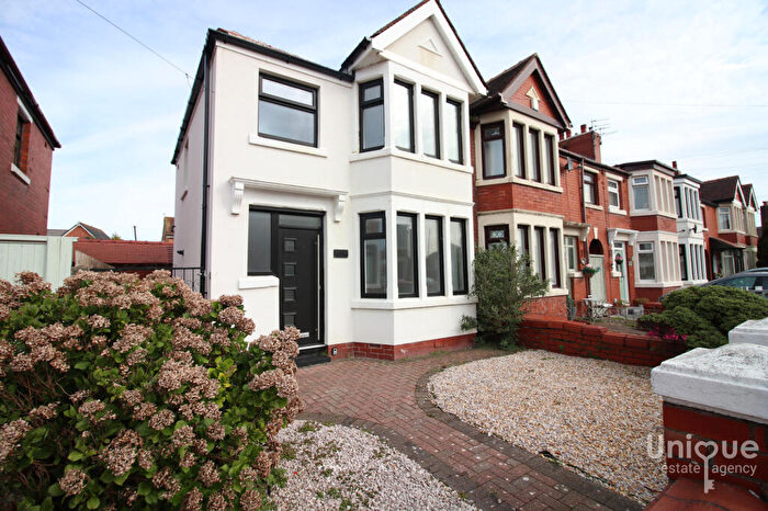 3 Bedroom Semi Detached House For Sale In Lonsdale Avenue, Fleetwood, Lancashire, FY7