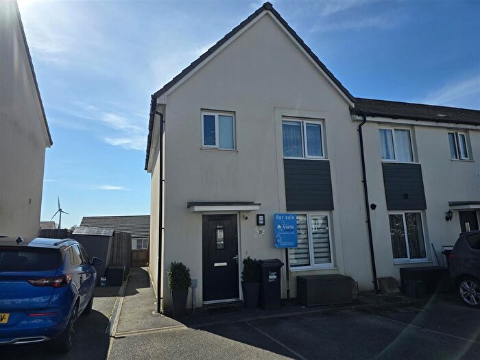 3 Bedroom End Terrace House For Sale In Long Field Road, Launceston, PL15