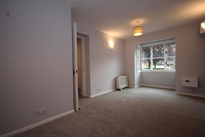 Studio To Rent In Anderson Close, North Acton, W3
