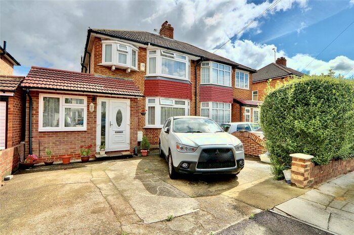 Semi-Detached House To Rent In Ryefield Avenue, Hillingdon, UB10