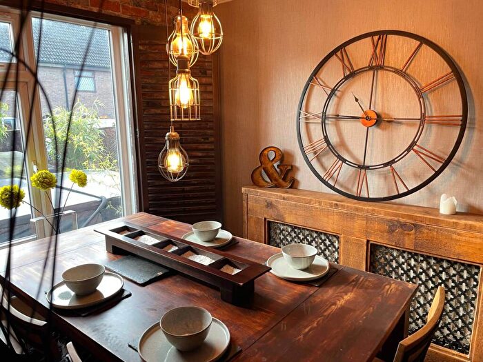 3 Bedroom Semi-Detached House To Rent In Rosebay Close, Norwich, NR6