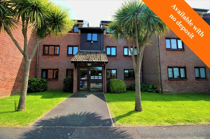 2 Bedroom Flat To Rent In Woodrush Crescent, Locks Heath, Southampton, Hampshire, SO31