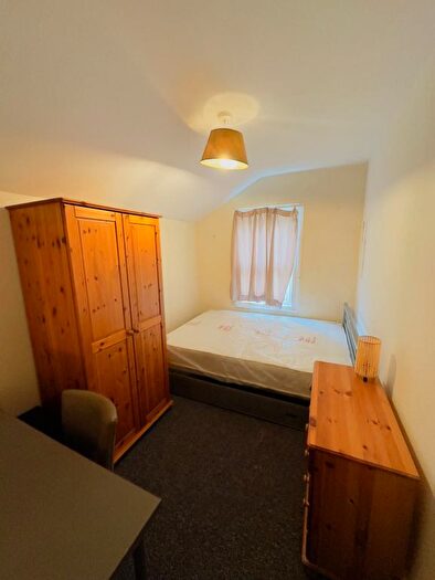 6 Bedroom Semi-Detached House To Rent In Divinity Road, Oxford, OX4