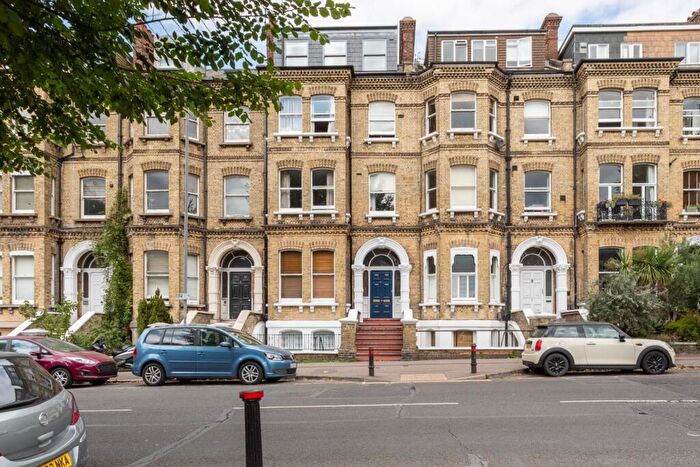 Apartment For Sale In Cromwell Road, Hove, BN3