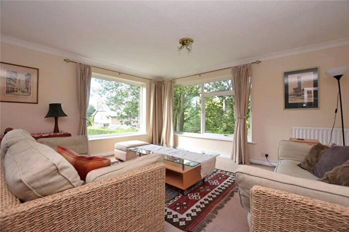 2 Bedroom Apartment For Sale In Wedgewood Court, North Park Avenue, Roundhay, Leeds, LS8