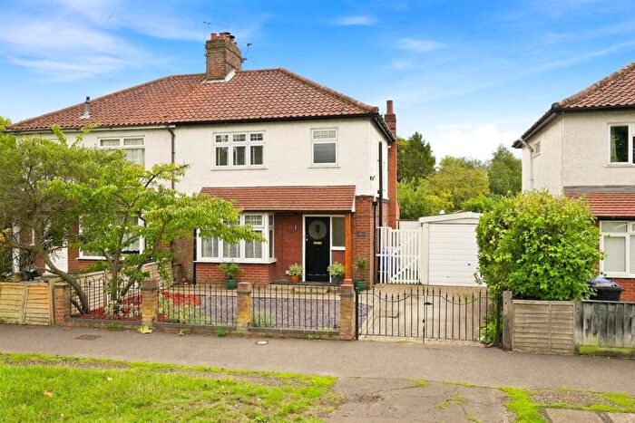 3 Bedroom Semi-Detached House For Sale In Earlham Road, Norwich, NR4