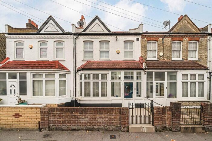 4 Bedroom House For Sale In Langdale Road, Thornton Heath, CR7