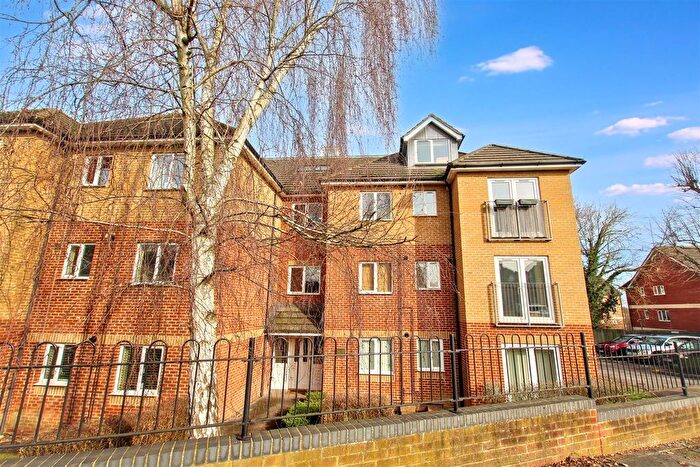 2 Bedroom Flat To Rent In Craig Avenue, Reading, RG30