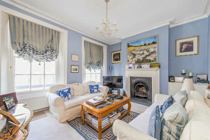 2 Bedroom Maisonette To Rent In Fulham Road, Fulham, SW6