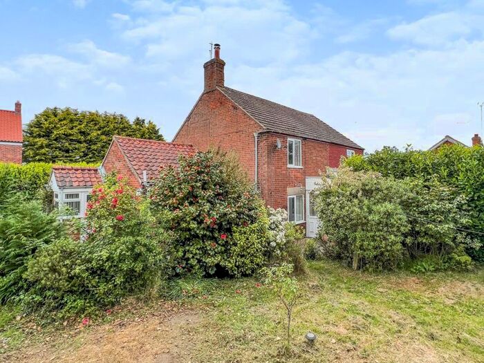 2 Bedroom Semi-Detached House For Sale In The City, Halvergate, Norwich, NR13