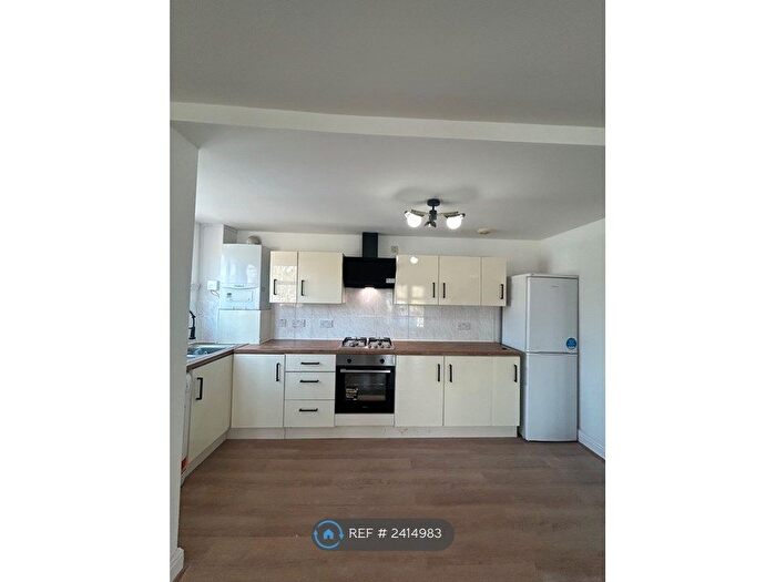 2 Bedroom Flat To Rent In Francis Avenue, Eccles, Manchester, M30