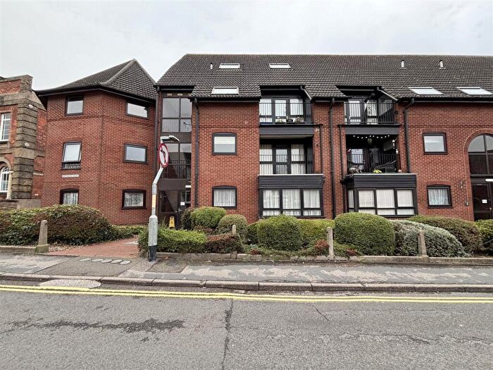 1 Bedroom Flat For Sale In Northgate Court, Louth, LN11