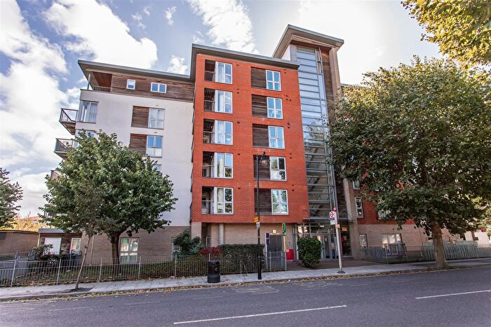 2 Bedroom Flat To Rent In Heathfield Court, Bow, E3