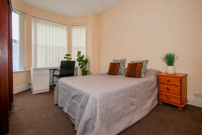 6 Bedroom End Of Terrace House To Rent In Furness Road, Fallowfield, Manchester, M14