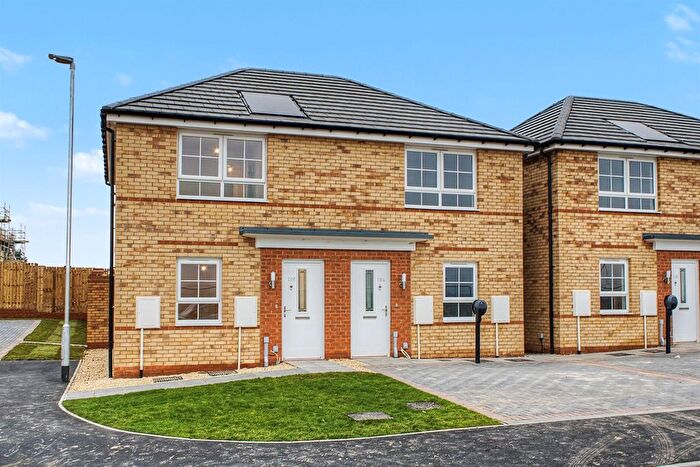 2 Bedroom Semi Detached House For Sale In Baulk Lane, DN11