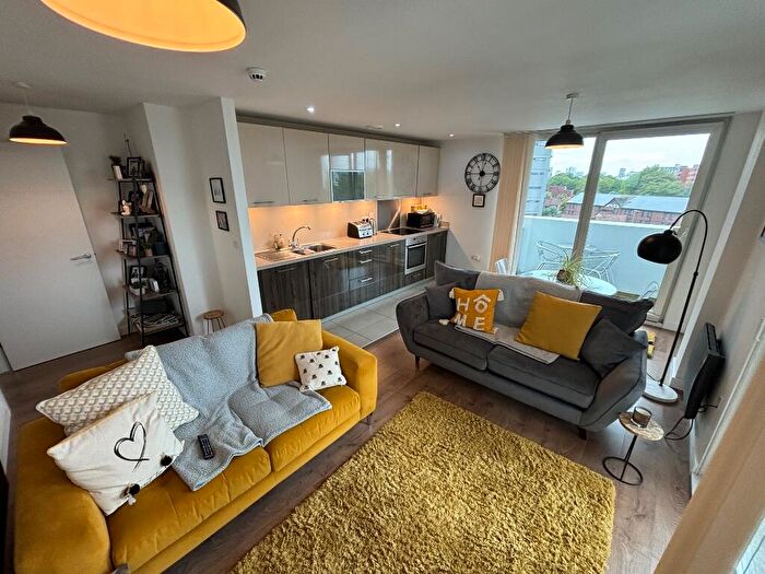 2 Bedroom Apartment To Rent In Blackfriars Road, Manchester, M3
