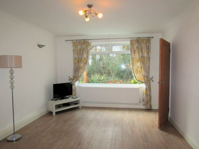 1 Bedroom Flat To Rent In The Cedars, Buckhurst Hill, Essex, IG9