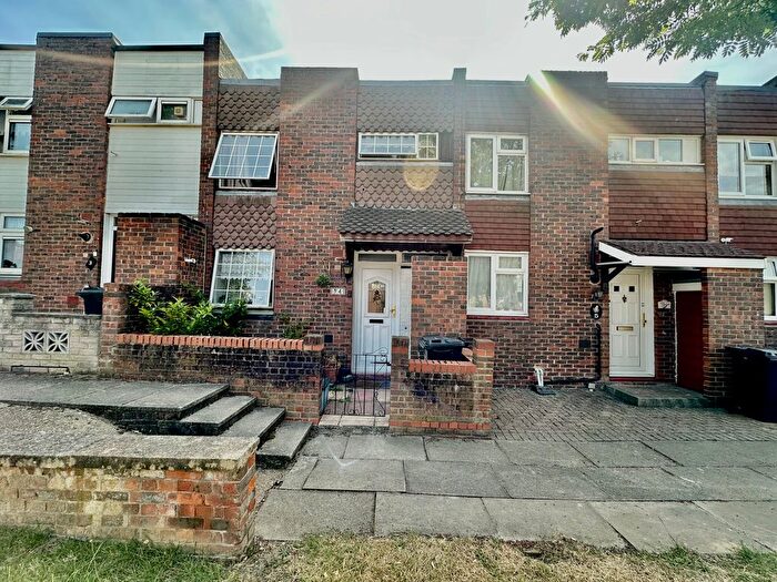 3 Bedroom Property To Rent In Haldon Close, Chigwell, IG7