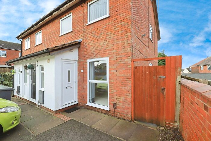 1 Bedroom Flat For Sale In Queen Street, Kidderminster, Worcestershire, DY10