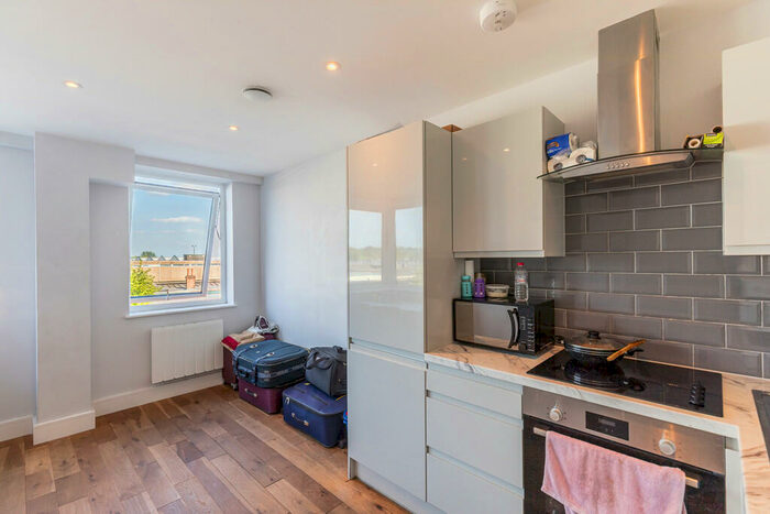 1 Bedroom Apartment To Rent In Southampton Road, Eastleigh, SO50