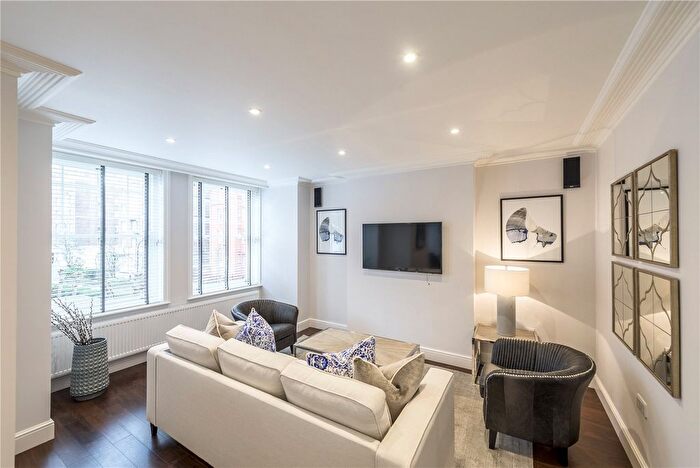 3 Bedroom Flat To Rent In Hamlet Gardens, London, W6