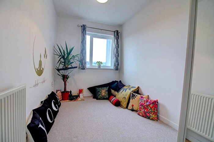 2 Bedroom Apartment For Sale In St. Hughs Avenue, High Wycombe, Buckinghamshire, HP13