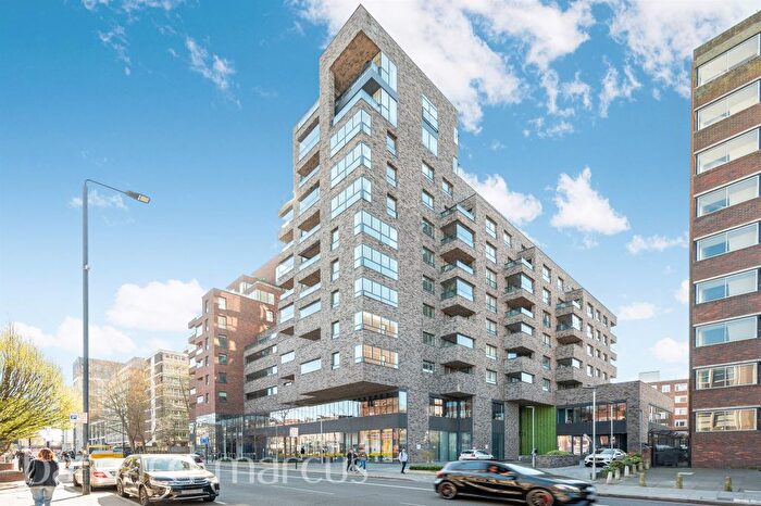 2 Bedroom Flat For Sale In Upper Richmond Road, London, SW15