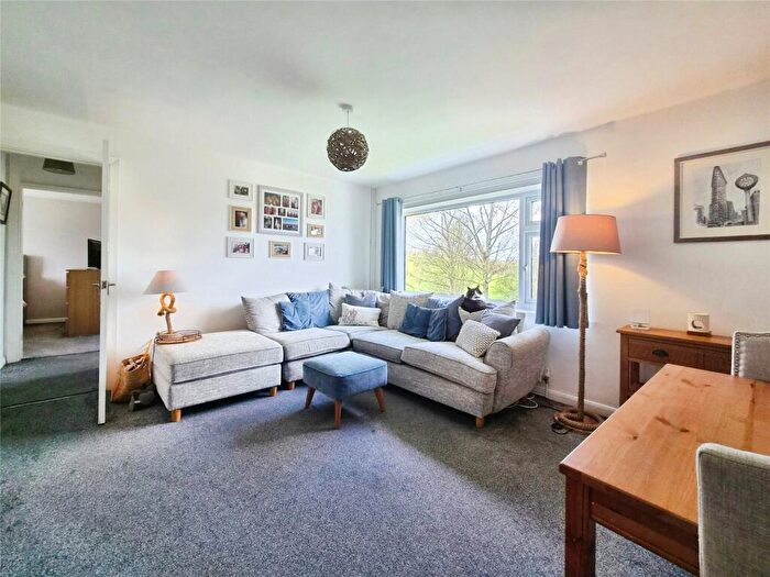 2 Bedroom Flat For Sale In Priory Close, Ilkeston, Derbyshire, DE7