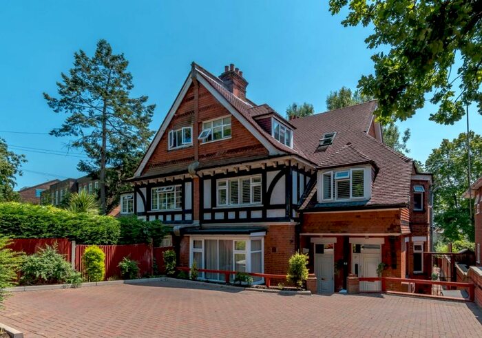 2 Bedroom Apartment To Rent In Green Lane, Northwood, HA6