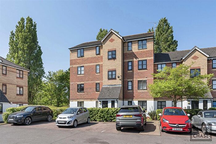 2 Bedroom Flat For Sale In Cherry Blossom Close, Palmers Green, London, N13
