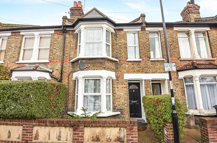 3 Bedroom Detached House To Rent In Leahurst Road, Hither Green, London, SE13