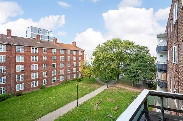 2 Bedroom Flat For Sale In Welland Street, Greenwich, SE10