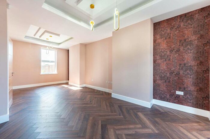 5 Bedroom Terraced House To Rent In Waldo Road, Kensal Green, London, NW10