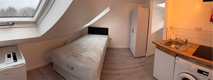 Studio To Rent In Clacton Road, London, E17