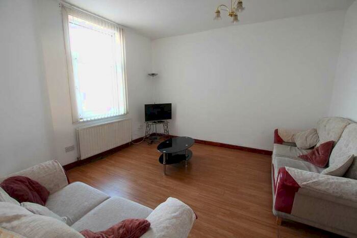 3 Bedroom Apartment To Rent In Blackfriars Road, Manchester, M3