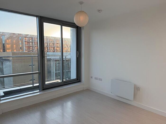2 Bedroom Apartment To Rent In Manor Mills, Leeds City Centre, LS11
