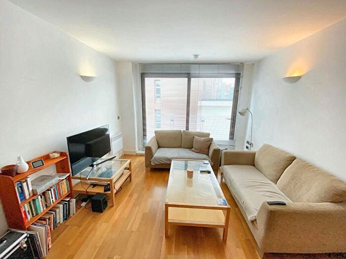 2 Bedroom Apartment To Rent In Isaac Way, Manchester, M4