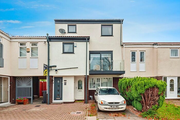 3 Bedroom Town House For Sale In Marina Village, Preston Brook, Runcorn, WA7