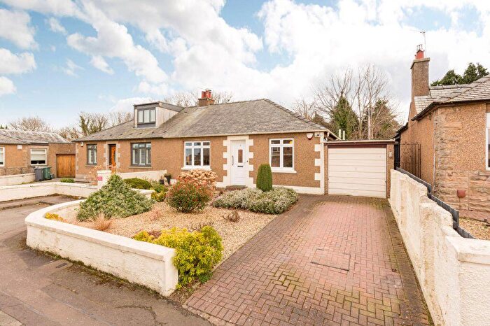2 Bedroom Semi-Detached Bungalow For Sale In Peatville Gardens, Kingsknowe, Edinburgh, EH14