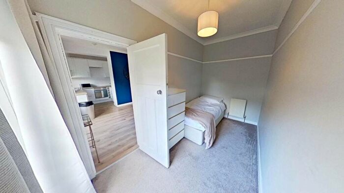 3 Bedroom Flat To Rent In Penrith Drive, Glasgow, G12