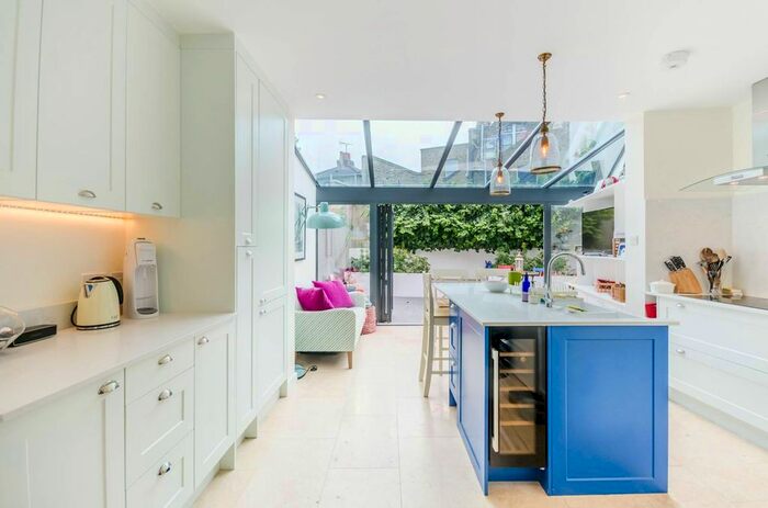 3 Bedroom Property To Rent In Priory Grove, Stockwell, London, SW8