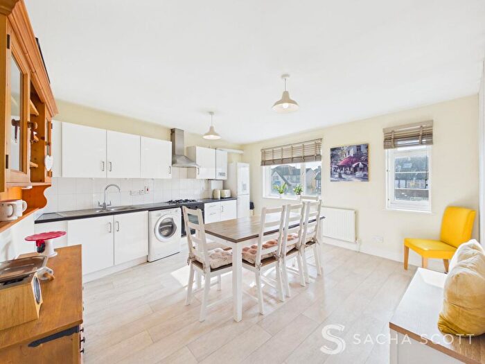 1 Bedroom Flat For Sale In Kingston Road, Epsom, KT19